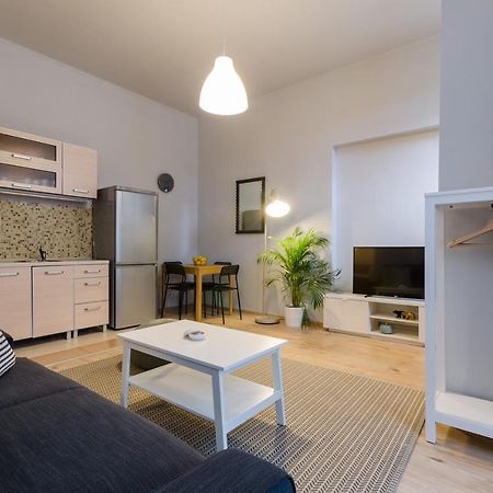 I30 Studio Apartment In Central Location. ブダペスト エクステリア 写真